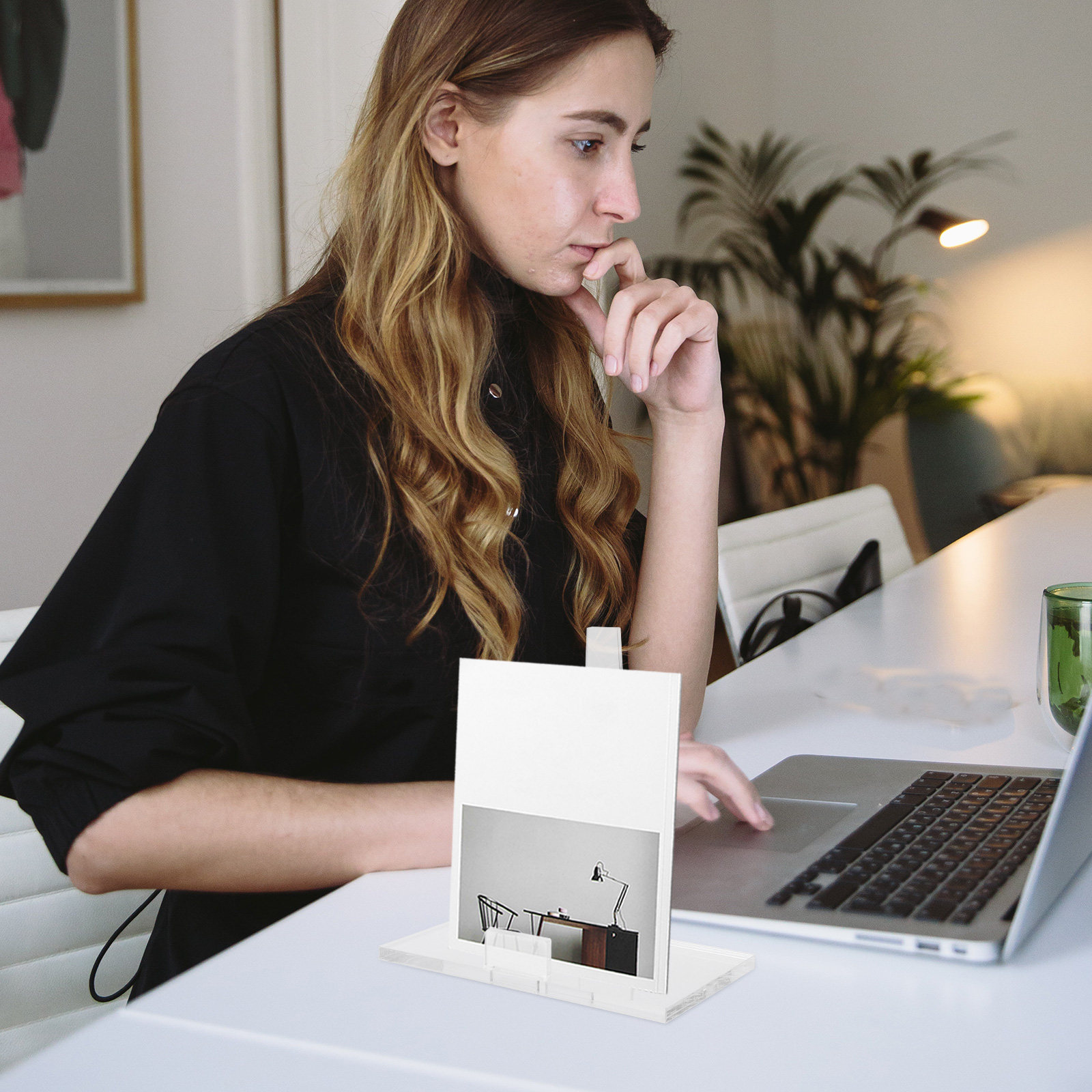 Versatile Acrylic Plate Stand  - đánh giá và giá Clear Acrylic Book Stand Holder